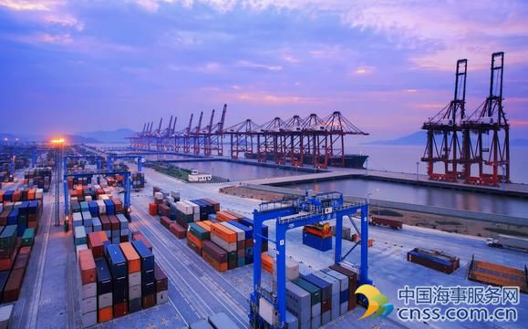 2014年,宁波港货物吞吐量突破5.26亿吨,居中国大陆港口第三位、世界港口第四位。